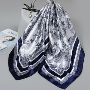 Bufanda Larga Estampada de Seda Sintética, Decoración Versátil para el Cuello, Toalla de Playa para Uso Diario en Primavera - Product Image 3