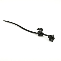 Attaches de fil noires autobloquantes en nylon 66 pour la gestion des fils de la baie du moteur en intérieur et en extérieur.