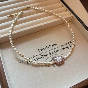 Collier pendentif baroque en perles de culture d'eau douce naturelles violettes pour femme, avec chaîne de clavicule, tendance 2025 - Product Image 4