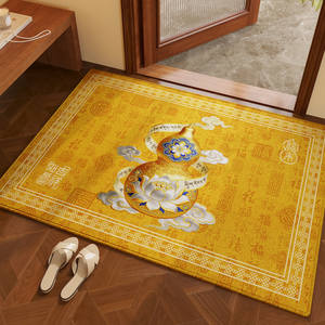 Tapete Rectangular Antideslizante para Entrada, Diseño de Amuleto de la Suerte en Amarillo Dorado, para Uso Interior y Exterior, Fibra de Poliéster - Product Image 4