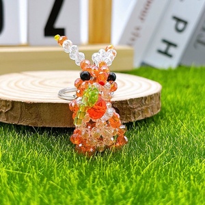 Llaveros de conejito y zanahoria personalizados, regalo promocional, regalos de cumpleaños para niñas, colgante para bolso de niña, llavero de conejo hecho a mano - Product Image 5