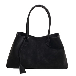 Sac fourre-tout grande capacité pour femme, en daim, nouvelle collection automne-hiver, style rétro, sac porté épaule haut de gamme pour le quotidien - Product Image 5