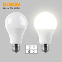 Ampoules LED à capteur crépusculaire A60 A19 7W 9W 12W E26 E27 B22 givrées pour éclairage intérieur