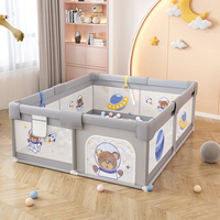 Sortie d'usine 2024 nouveau bébé clôture tissu moderne dessin animé conception parc pliant berceau en plastique pour chambre à manger et hôtel utilisation