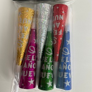 ของชำร่วยงานเลี้ยงปีใหม่  ชุดเครื่องดนตรีเป่าลม 6 ชิ้น  นกหวีด  แตรเป่าลม  สำหรับตกแต่งวันส่งท้ายปีเก่า  สีทองดำ  อุปกรณ์จัดงานปาร์ตี้ - Product Image 5