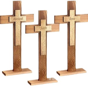 Croix en bois 3D, décoration de table, ornement de bénédiction, design traditionnel pour baptême et usage religieux - Product Image 2