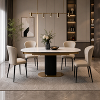 Table à manger extensible ovale moderne de luxe en pierre frittée avec base dorée cannelée, 6 à 8 places, mobilier de salle à manger pour usage commercial et hôtelier