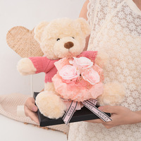 Boîte cadeau ours fleur, fleur éternelle, fleurs de savon, bouquet de dessin animé, couple, petite amie, créatif, chaleureux, mignon, vente en gros