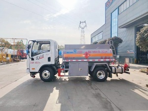Camion-citerne à carburant Dongfeng neuf, <span class=keywords><strong>le</strong></span> <span class=keywords><strong>moins</strong></span> <span class=keywords><strong>cher</strong></span>, de 5000 litres, pour la vente - Product Image 3