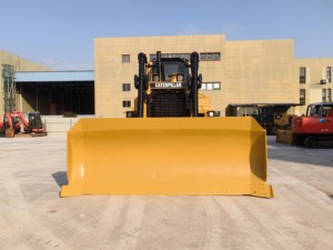 รถดันดินตีนตะขาบ Caterpillar D8R ผลิตในสหรัฐอเมริกา ใช้งานน้อย พร้อมริปเปอร์ด้านหลังและเครื่องยนต์ 3406C ของแท้ ขาย - Product Image 6