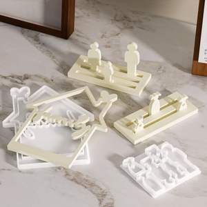 Molde de resina decorativo familiar creativo, diseño ahuecado con perro y gato para artículo decorativo de yeso - Product Image 6