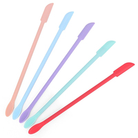 Lot de spatules et grattoirs en silicone pour cosmétiques, 4 pièces, résistantes à l'eau, respectueuses de la peau, outils de maquillage à petite pointe pour usage domestique et lèvres
