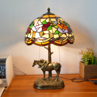 Lampe de chevet de style européen avec abat-jour en verre coloré en forme de libellule et de fleur, lampe de bureau décorative pour chambre à coucher, salon, bureau