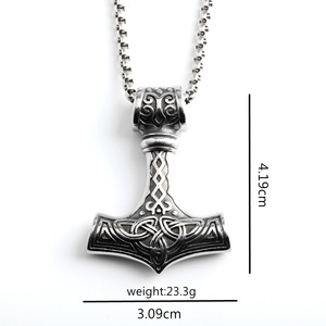 Pendentif Marteau de Thor en acier inoxydable, collier pour homme, design viking 3D, bijou à porter au quotidien, cadeau - Product Image 5