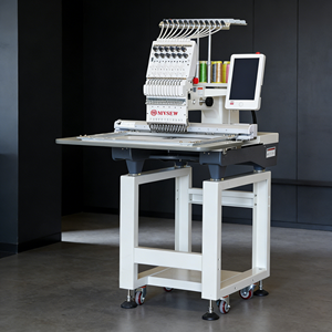 Máquina de Bordar Computarizada Digital Profesional de Una Cabeza, 15 Agujas, Motor de 1200 RPM, Rodamiento Nuevo Automático - Product Image 1