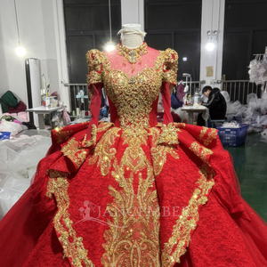 XS251 ชุดราตรีมุสลิมสีแดงแขนยาวมีสไตล์พร้อมลูกไม้สีทอง - Product Image 4