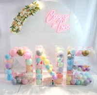 Socle en acrylique transparent personnalisable Offre Spéciale Iangel pour l'exposition de mariage avec forme carrée et logo autocollant