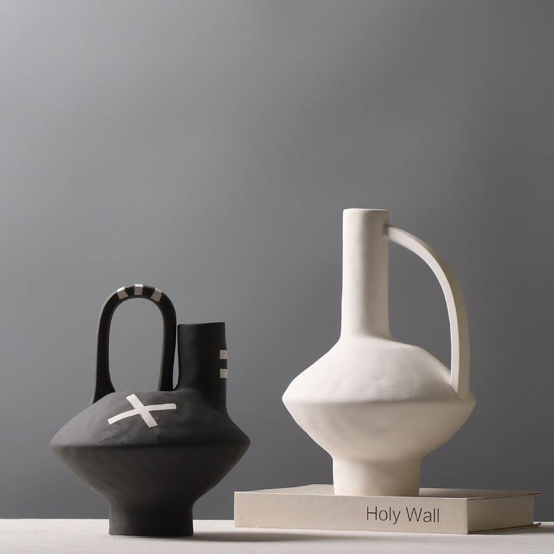 Black and white 23.7*19.2