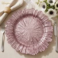 Assiette de service en verre à motif corail rose métallisé, avec bordure ondulée décorative pour mariage et table à manger