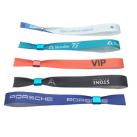Bracelets en satin polyester colorés pour événements, article promotionnel de haute qualité par sublimation