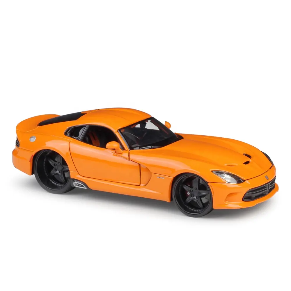 1:24 पैमाने 2013 एसटीआर धातु कार खिलौना GTS Diecast मॉडल कार मॉडल Diecast खिलौना वाहन संग्रह और बच्चों उपहार