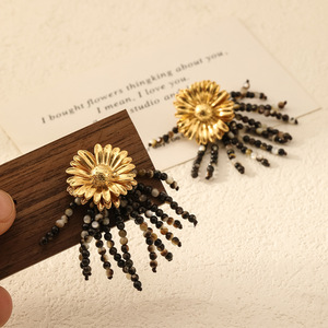 Nouvelle conception de boucles d'oreilles en pierres naturelles colorées et en coquillages, comme des bijoux fins - Product Image 2