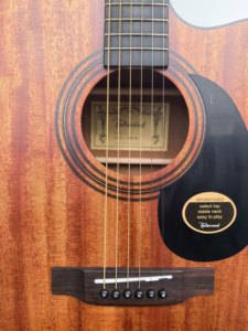 <span class=keywords><strong>Guitare</strong></span> acoustique folk cutaway de 41 pouces, entièrement en contreplaqué d'acajou, finition laquée mate grain de bois naturel, personnalisation du logo possible - Product Image 5