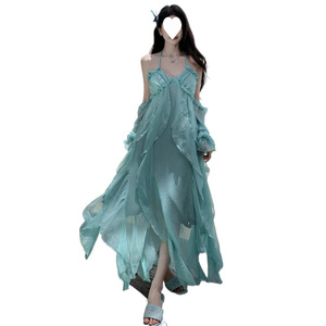Robe longue bleu-vert à licol, taille naturelle, dos nu, respirante, idéale comme paréo de plage - Product Image 5