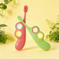 Nouvelle conception d'usine, brosse à dents pour enfants à prise facile, nettoyage dentaire, logo personnalisé, brosse à dents pour enfants à usage domestique