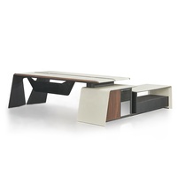 Bureau de direction en forme de L en bois clair pour PDG