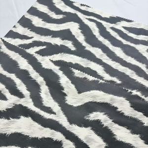 Màu Đen Và Trắng Mô Hình Ngựa Vằn PU Da Tổng Hợp Đàn Hồi PU Da Thấp Tối Thiểu Số Lượng Đặt Hàng In Váy Vải - Product Image 3