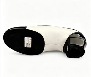 <span class=keywords><strong>Chaussures</strong></span> <span class=keywords><strong>de</strong></span> <span class=keywords><strong>danse</strong></span> modernes à semelle souple pour hommes <span class=keywords><strong>chaussures</strong></span> professionnelles <span class=keywords><strong>de</strong></span> <span class=keywords><strong>danse</strong></span> <span class=keywords><strong>de</strong></span> salle <span class=keywords><strong>de</strong></span> bal carrées pour l'intérieur et l'extérieur - Product Image 4