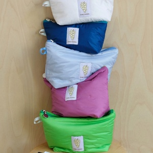 Berry Red Nylon imperméable espace coton sac cosmétique étiquette de haute qualité couture logo 8 pouces - Product Image 5