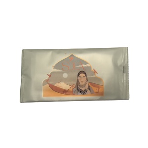 Emballage unique jetable avec logo personnalisé lingettes humides marques nettoyage eau pure lingettes humides sans alcool pour <span class=keywords><strong>tout</strong></span> - Product Image 1