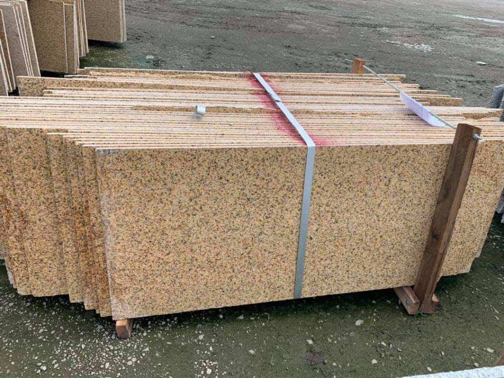 สีเหลือง