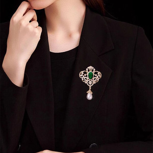 Broche de cuentas colgantes de cristal estilo palaciego <span class=keywords><strong>Vintage</strong></span> para mujer de gama alta nuevo Pin elegante de lujo LSBR8301 - Product Image 2
