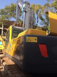 Excavatrice sur chenilles Volvo EC240 d'occasion, 24 tonnes, système hydraulique d'origine, en stock - Product Image 1