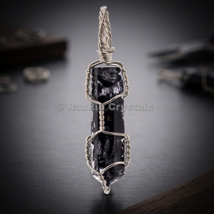 Pendentif Orgone en Agate Sculptée de Haute Qualité, Style Amour, Enveloppant un Crayon, en Promotion - Product Image 2