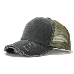 Gorra deportiva unisex de 5 paneles con visera curva, estilo camionero, de malla transpirable, con imagen de estilo urbano y aspecto desgastado. - Product Image 1