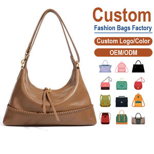 Bolso de Hombro Brillante para Mujer con Patrón Geométrico Vintage, Detalle Tejido, Herrajes en Tono Dorado, Función Antirrobo, Diseño Premium - Product Image 1