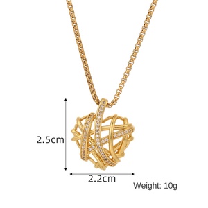 Ciondolo di Lusso Transfrontaliero in Rame Intarsiato con Zirconi a Cuore, Placcato Oro, Design a Cuore Vuoto con Catena a Maglie per Innamorati - Product Image 5