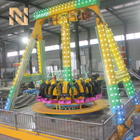 Manège à pendules compact Nova Rides 12 places en acier et fibre de verre SP-SQ, équipement de parc d'attractions pour enfants