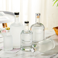 Bouteilles en verre noir mat transparent imprimées à l'écran, style nordique, 500 ml et 750 ml, pour Gin, Whisky, Vodka, Tequila – Prix usine, vente chaude