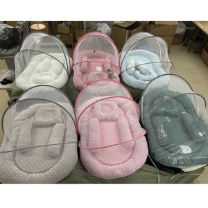 Lit bébé pliable portable sans installation avec cadre en fil d'acier, matelas doux et confortable en Minky, oreiller, barrière de sécurité et moustiquaire - Product Image 2