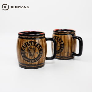 Chopes à bière créatives en forme de baril, en céramique, avec logo personnalisé OEM, type steins allemands, pour camping, fêtes, bars, souvenirs de la Coupe du Monde - Product Image 3