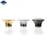 TUOOU Stock Venta al por mayor BALL Horn Design Aleación de zinc Tapa de botella de metal Cierre de lujo Zamac Perfume Cap Embalaje cosmético de gama alta