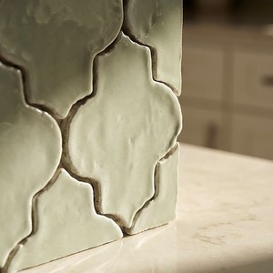 Azulejo Arabesco Vitri Sage de 11.5 x 15 cm con Bordes Irregulares Esmaltados - Product Image 5