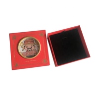 Boîte cadeau rigide rouge personnalisée, écologique, avec lamination mate et éclairage LED, pour souvenirs de pièces de monnaie porte-bonheur du Nouvel An chinois, idéale pour les entreprises.