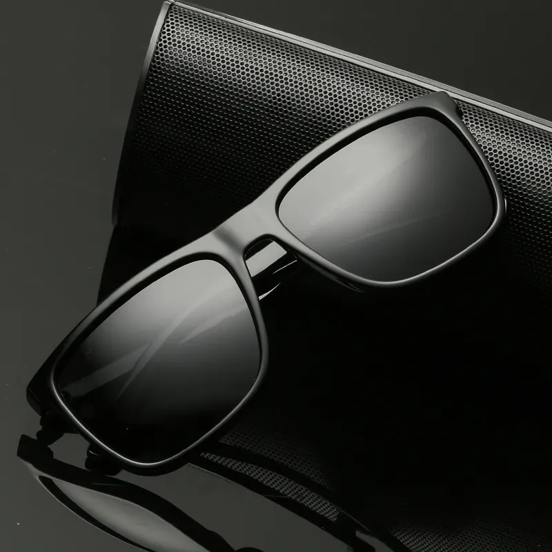 새로운 최신 디자인 하이 엔드 남자 선글라스 패션 여름 UV400 TAC 편광 스퀘어 PC 안경