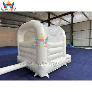 Structure gonflable commerciale Winway de 2,4 m en PVC blanc, zone de jeu souple, installation facile, capacité de 500 kg pour 5 à 8 enfants, utilisation extérieure - Product Image 3